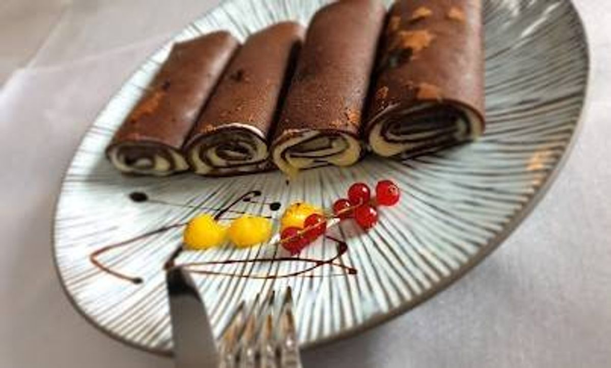 🔥 Clătite negre  cu cremă fină de ciocolată albă și mascarpone